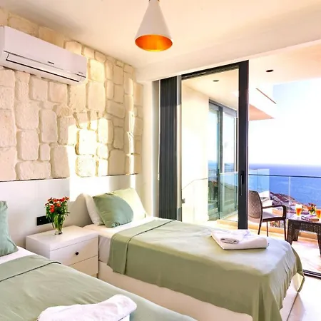 Villa Luxury In Kalamar Bay - Walking Distance To The