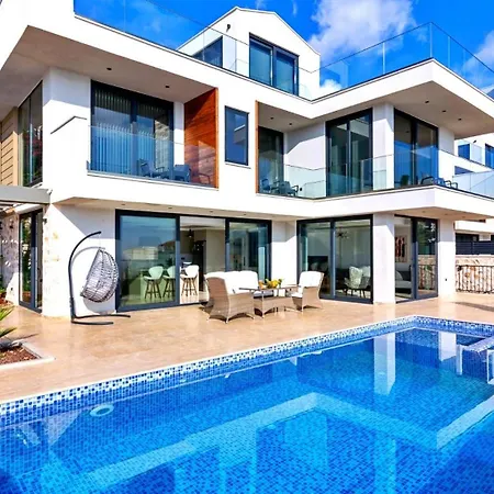Luxury In Kalamar Bay - Walking Distance To The *
