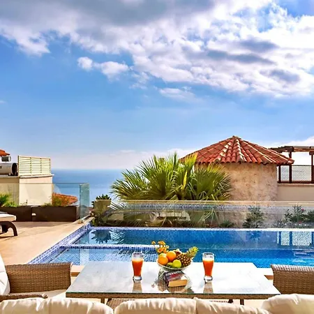 Luxury In Kalamar Bay - Walking Distance To The Villa *