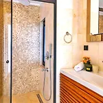 Luxury In Kalamar Bay - Walking Distance To The Villa *