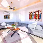 Villa Luxury In Kalamar Bay - Walking Distance To The *