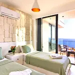 Villa Luxury In Kalamar Bay - Walking Distance To The