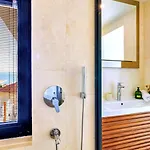 Luxury In Kalamar Bay - Walking Distance To The Villa *