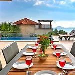 Villa Luxury In Kalamar Bay - Walking Distance To The