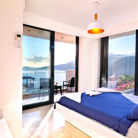 Luxury In Kalamar Bay - Walking Distance To The *
