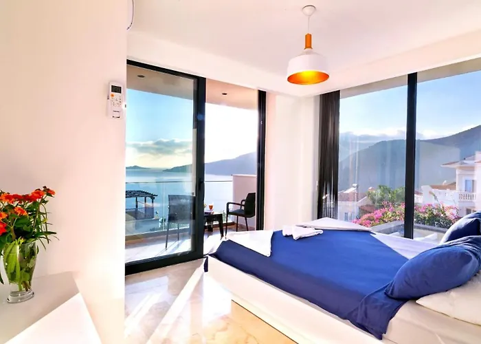 Luxury In Kalamar Bay - Walking Distance To The *