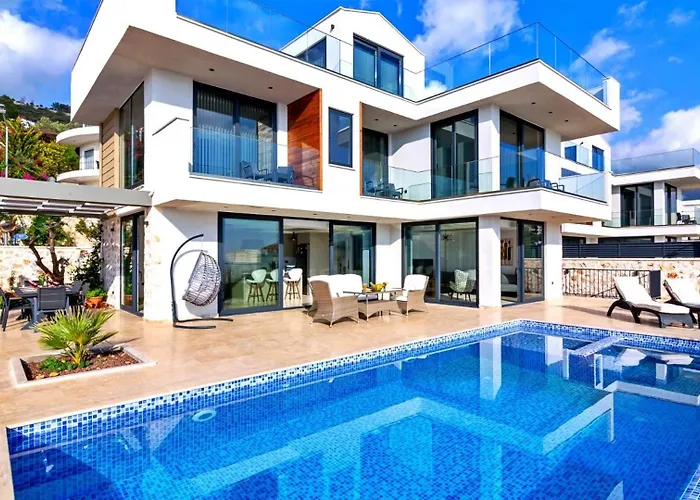 Luxury In Kalamar Bay - Walking Distance To The *