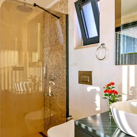 Villa 4 Bedroom - 3283 *