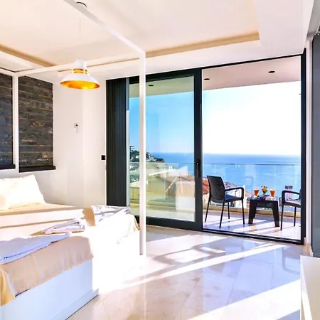 Villa Luxury In Kalamar Bay - Walking Distance To The