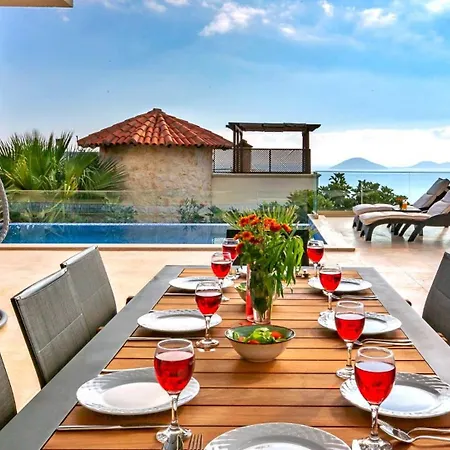 Villa Luxury In Kalamar Bay - Walking Distance To The