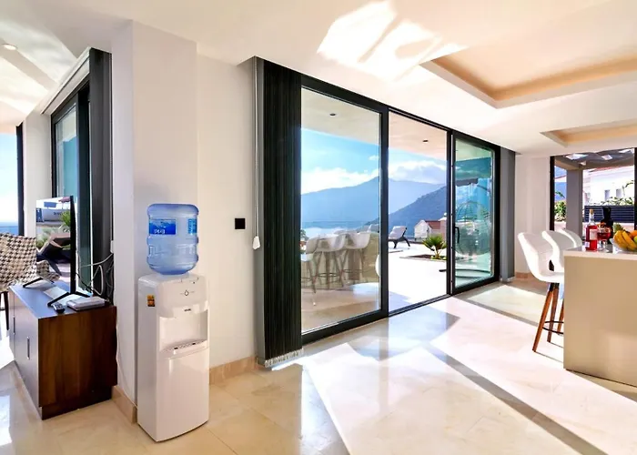 Luxury In Kalamar Bay - Walking Distance To The Willa