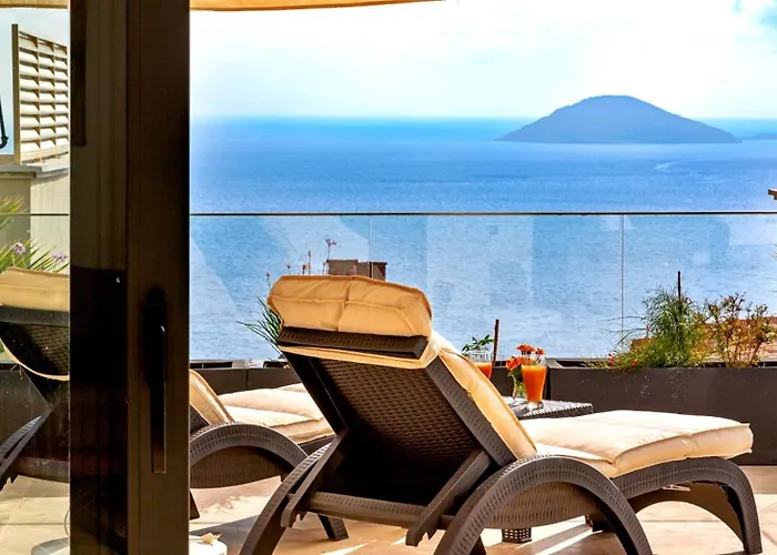Luxury In Kalamar Bay - Walking Distance To The Willa