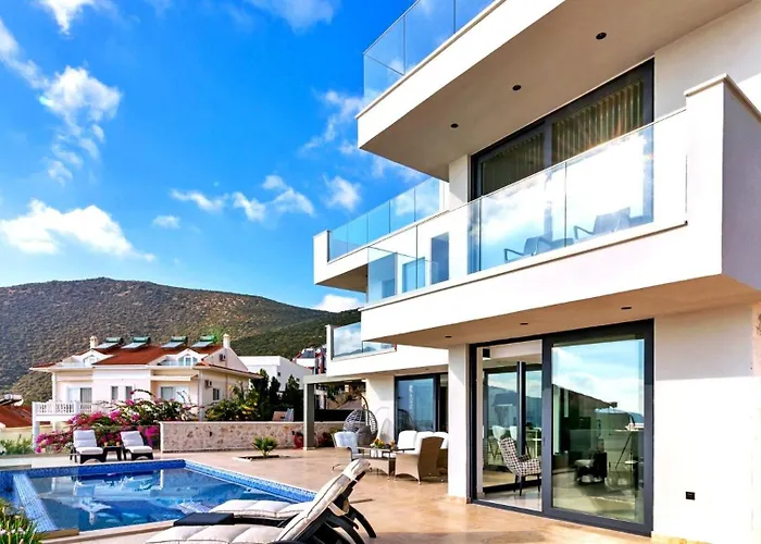 Luxury In Kalamar Bay - Walking Distance To The *